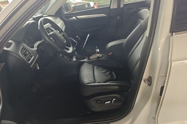 Audi Q3 2019 #15 Audi Q3 2019 car image #15