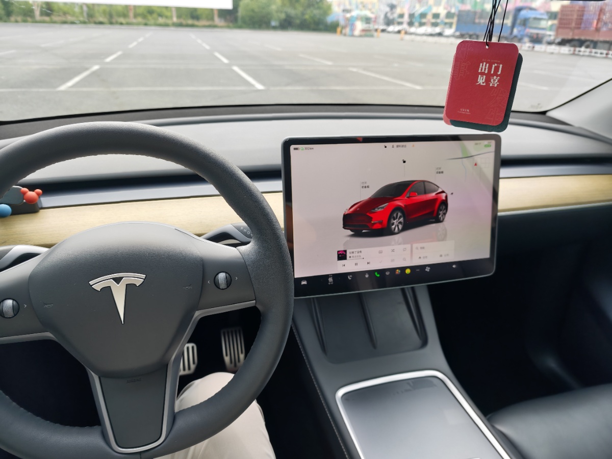 Tesla Model Y 2023 #9 Tesla Model Y 2023 car image #9