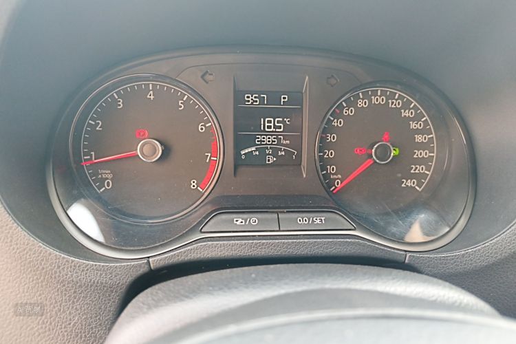 Volkswagen Polo 2017 imagem de carro #13