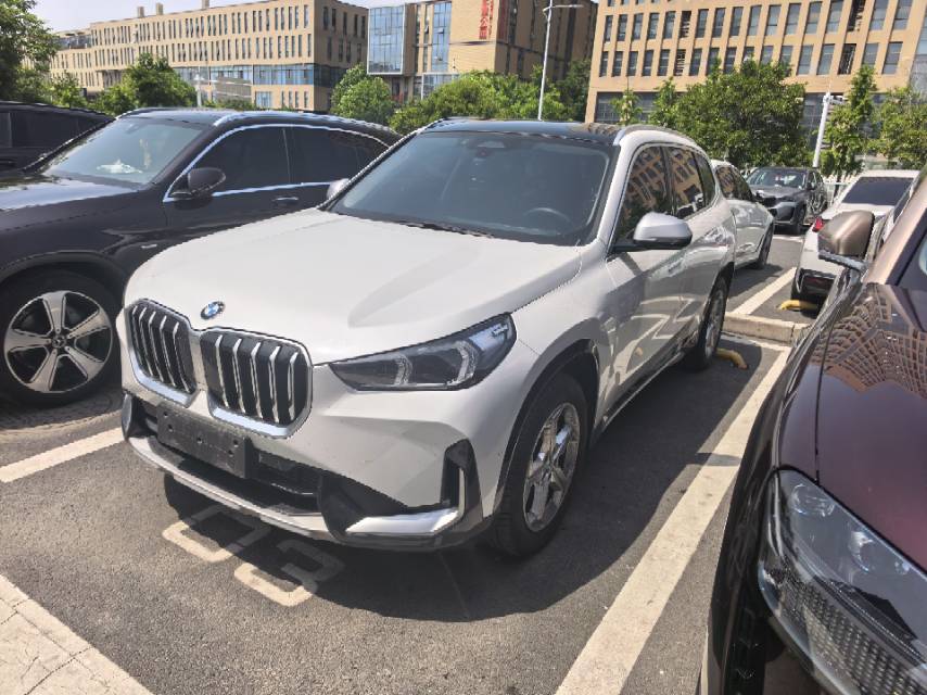 BMW X1 2024 BMW X1 2024 car image
