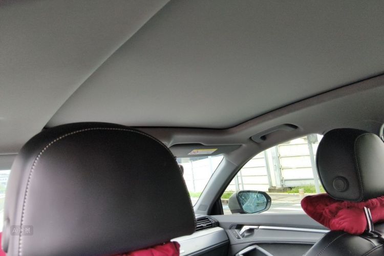 Audi Q3 2023 car image #20
