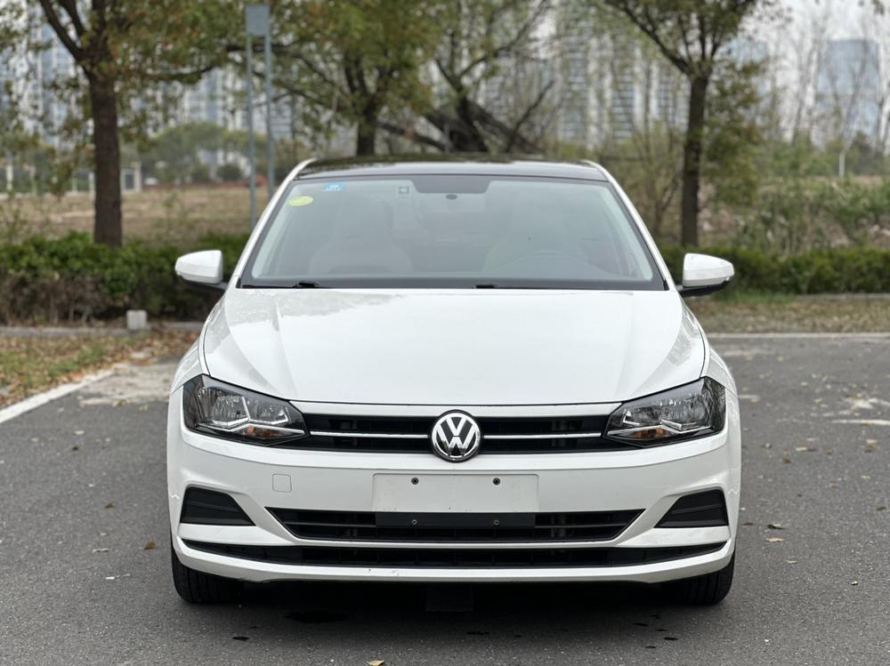 Volkswagen Polo 2020 car image #2