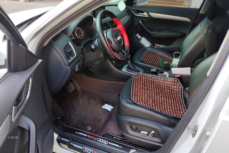Audi Q3 2017 car image #18
