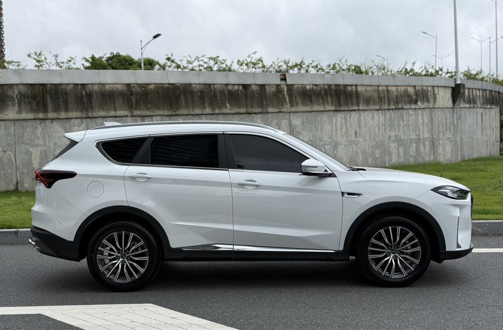 Jetour X70 PLUS 2025 #7 Jetour X70 PLUS 2025 car image #7