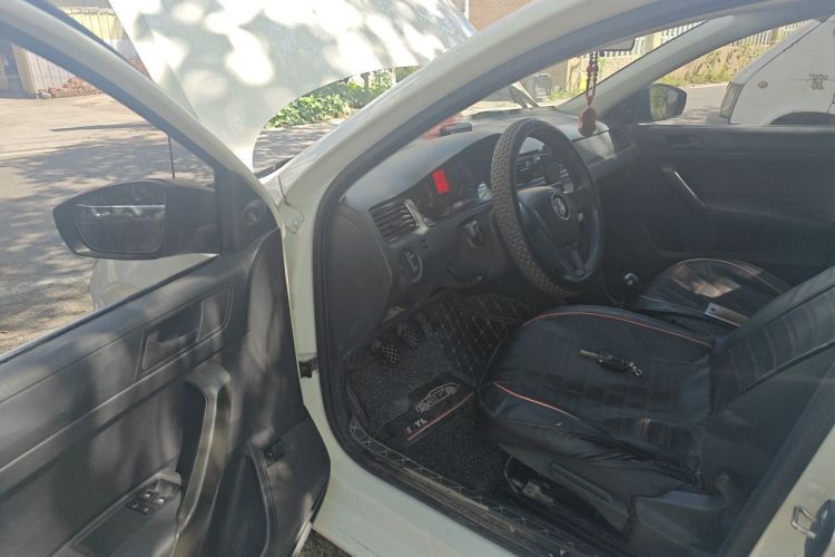 Volkswagen Santana 2018 car image #13
