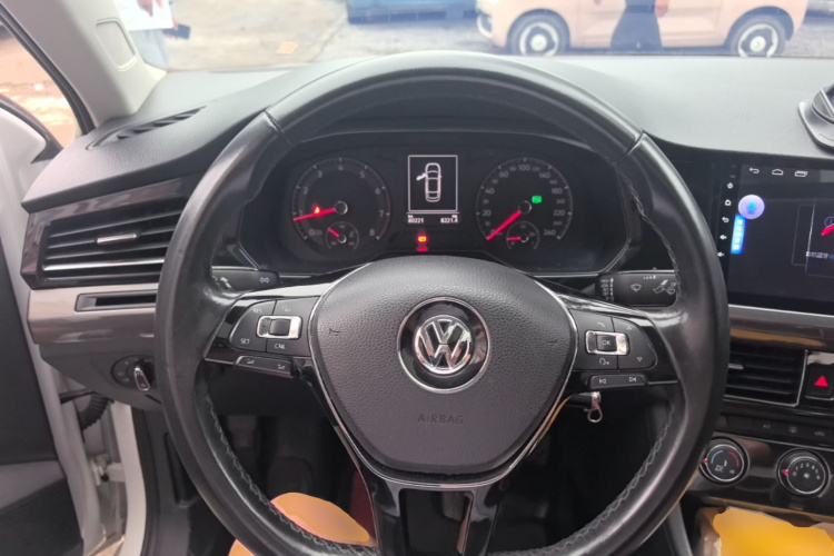 Volkswagen Bora 2018 car image #11