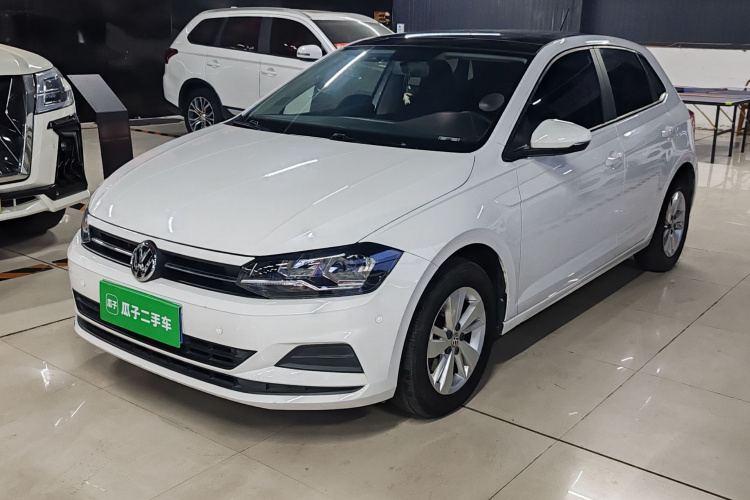 Volkswagen Polo 2021 car image #2