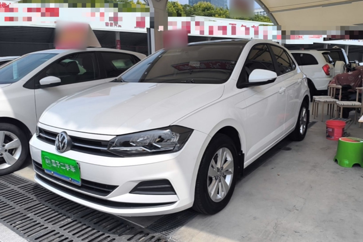 Volkswagen Polo 2021 car image #2
