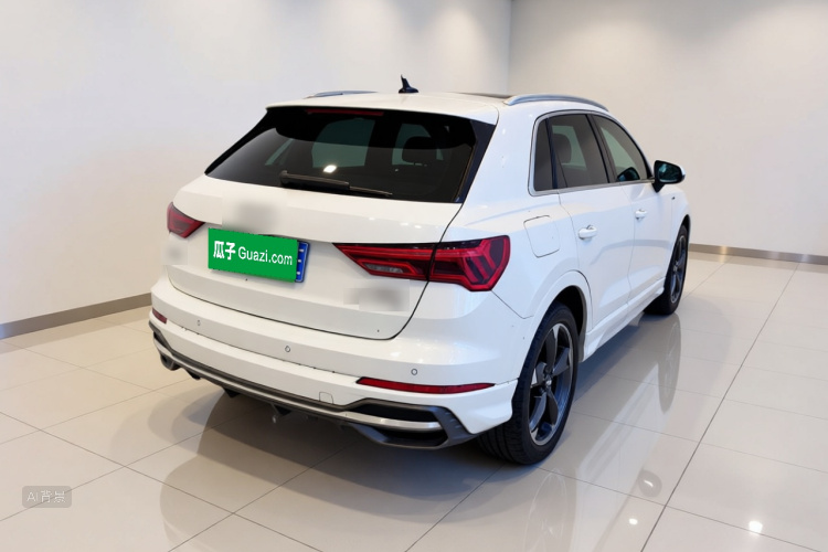 Audi Q3 2019 car image #7