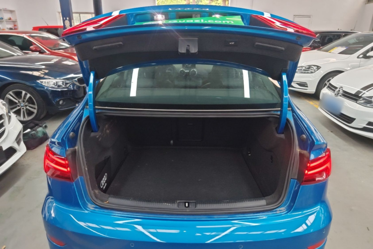Audi A3 2018 car image #19