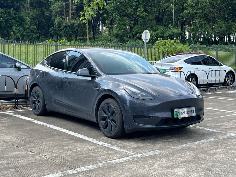 Tesla Model Y 2024 car image #3