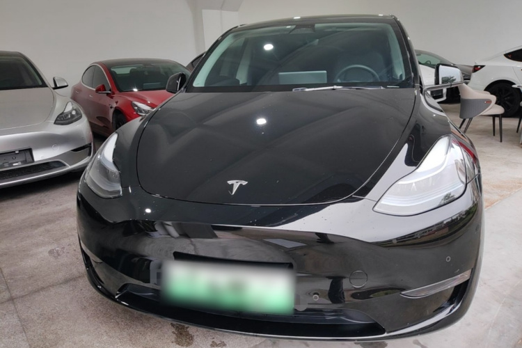 Tesla Model Y 2023 car image #3
