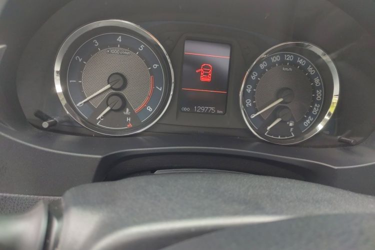 Toyota Corolla 2015 immagine di auto #8