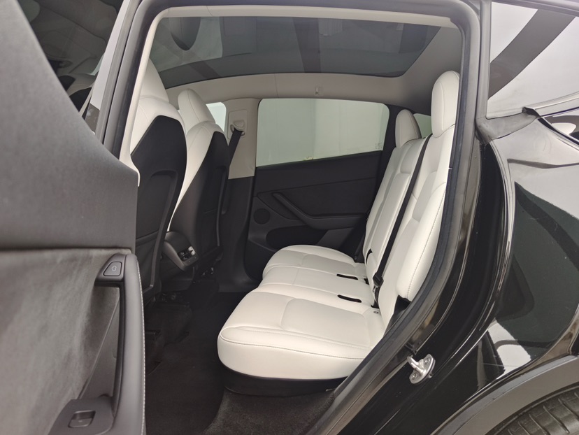 Tesla Model Y 2023 #7 Tesla Model Y 2023 car image #7