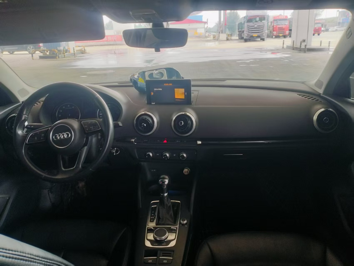 Audi A3 2018 car image #6