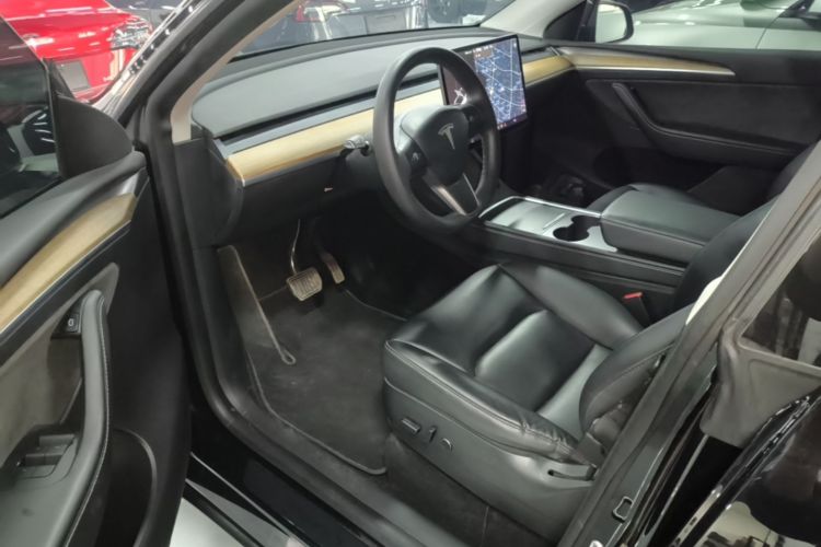 Tesla Model Y 2021 #16 Tesla Model Y 2021 car image #16