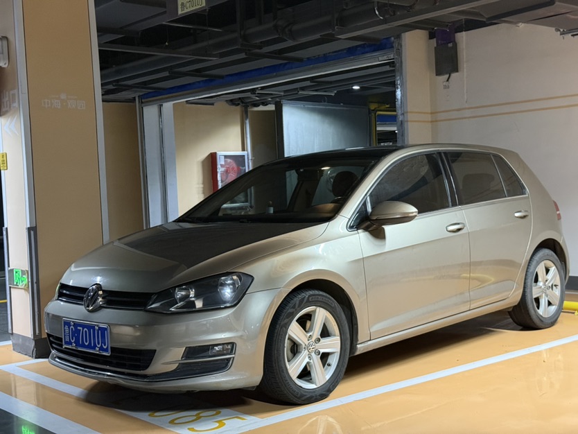 Volkswagen Golf 2014 Volkswagen Golf 2014 car image