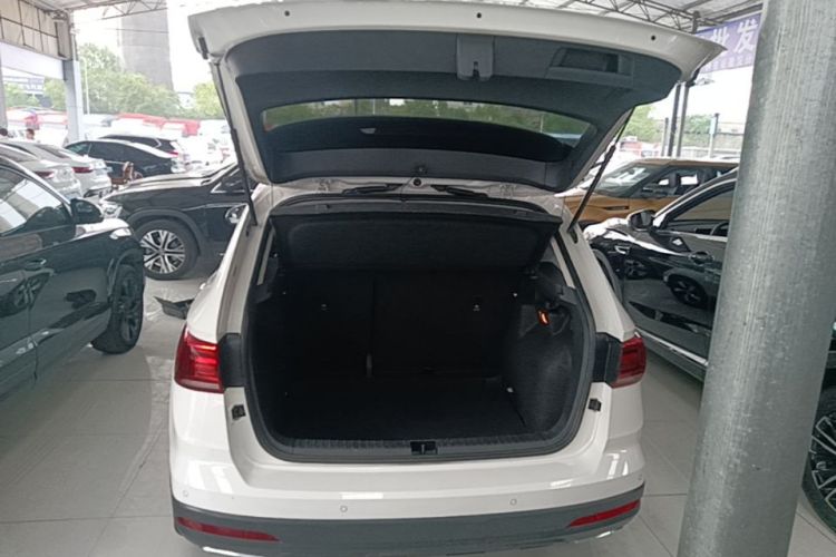 Volkswagen Tharu 2023 car image #19