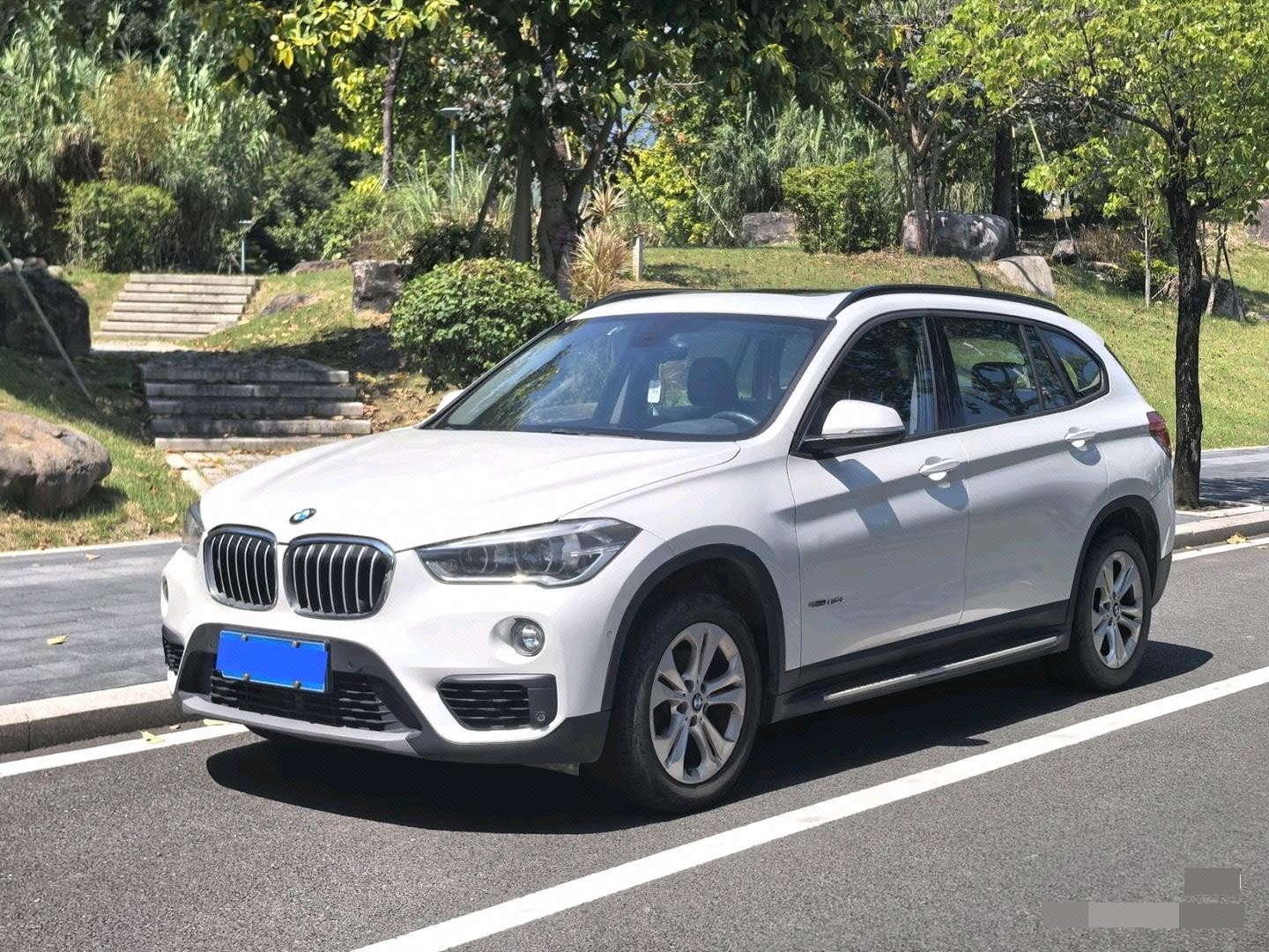 2017 2017 car image