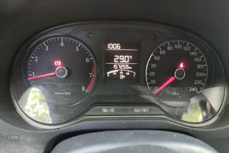 Volkswagen Polo 2015 car image #13