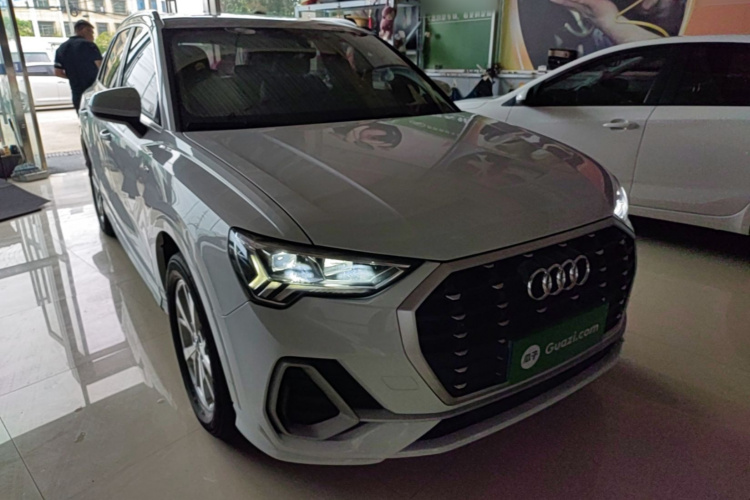 Audi Q3 2019 #4 Audi Q3 2019 car image #4
