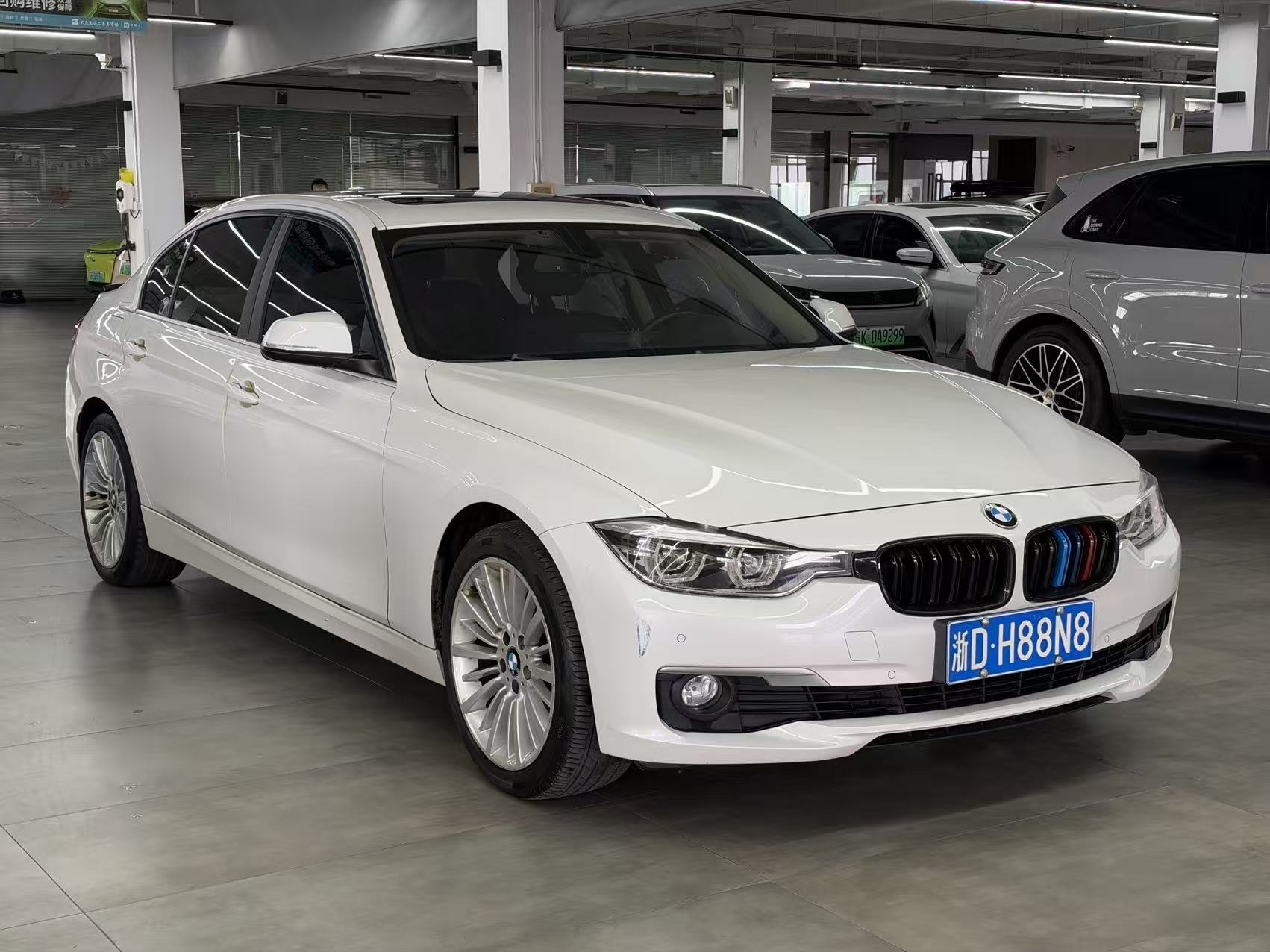 BMW 3 Series 2018 car image #2