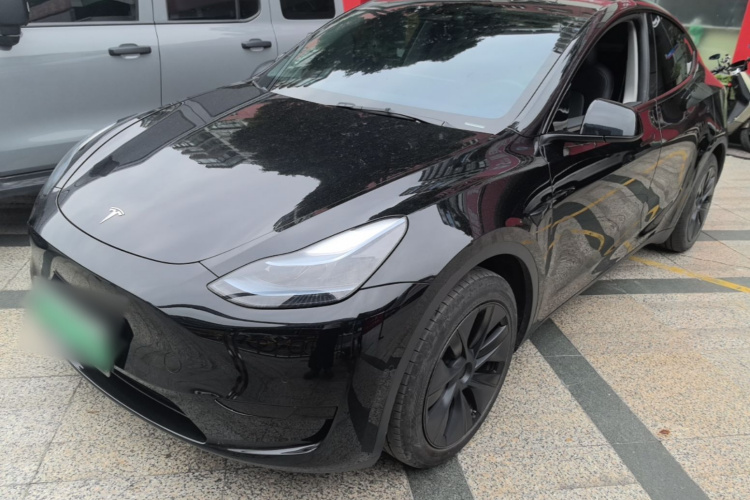 Tesla Model Y 2023 #2 Tesla Model Y 2023 car image #2