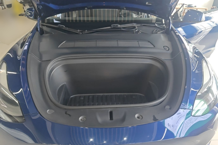 Tesla Model Y 2021 #22 Tesla Model Y 2021 car image #22