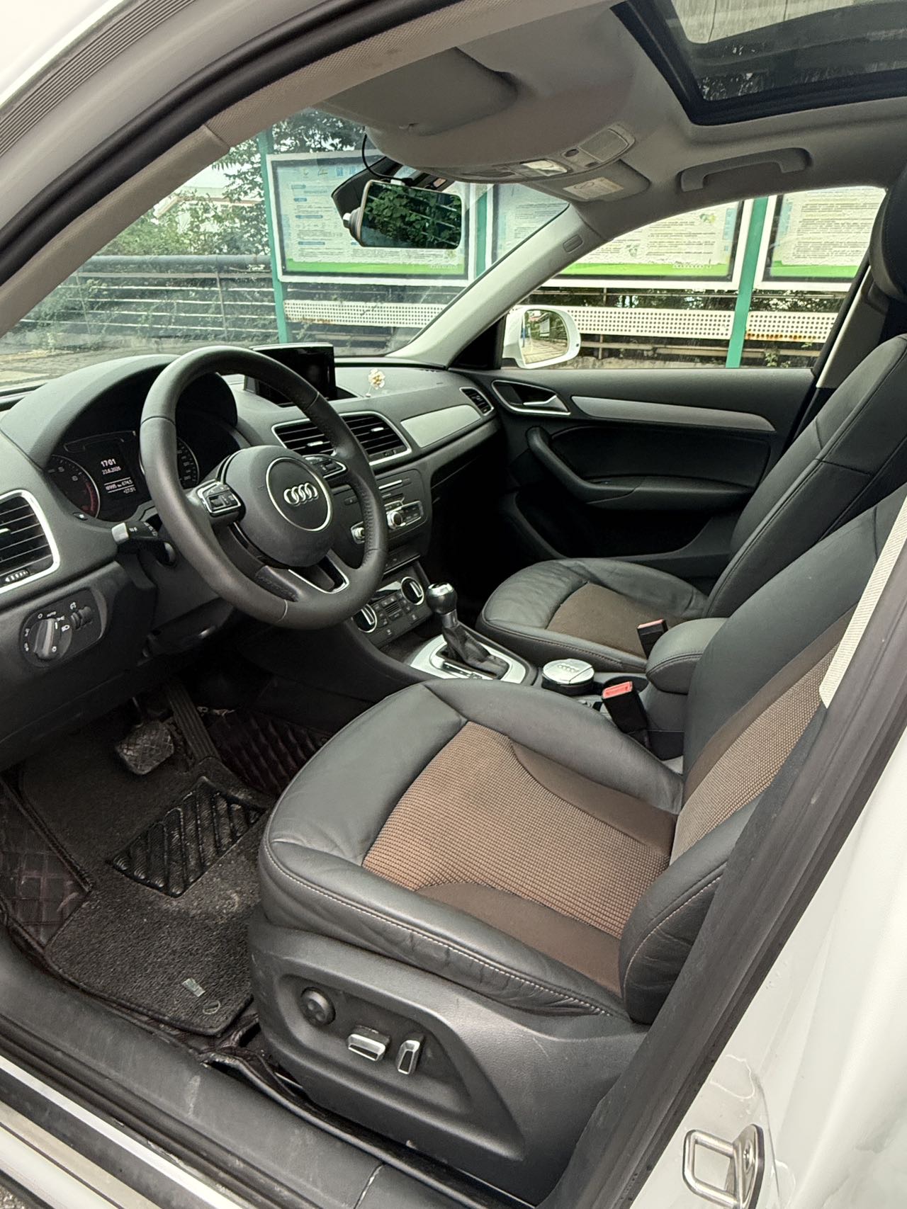 Audi Q3 2018 car image #6