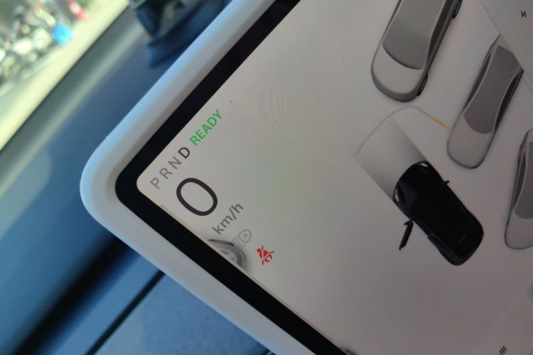 Tesla Model Y 2023 #12 Tesla Model Y 2023 car image #12