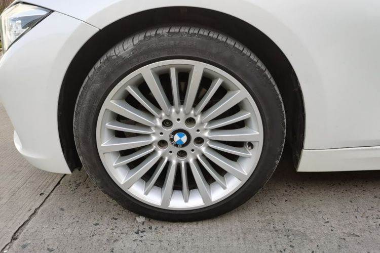 BMW 3 Series 2017 #3 BMW 3 Series 2017 car image #3