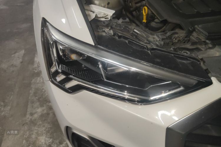 Audi Q3 2022 car image #8