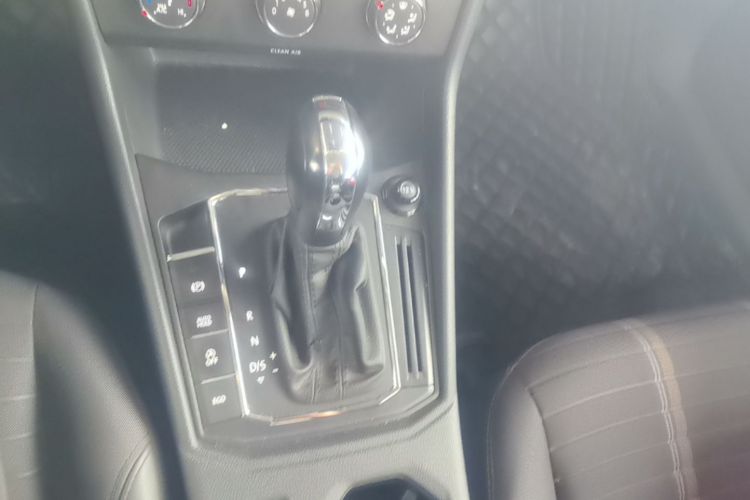 Volkswagen Lavida 2021 car image #16