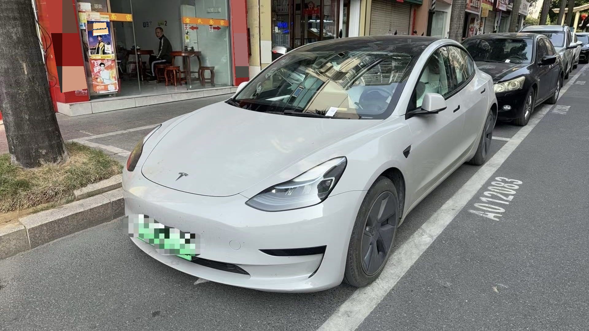 Tesla Model 3 2023 car image 