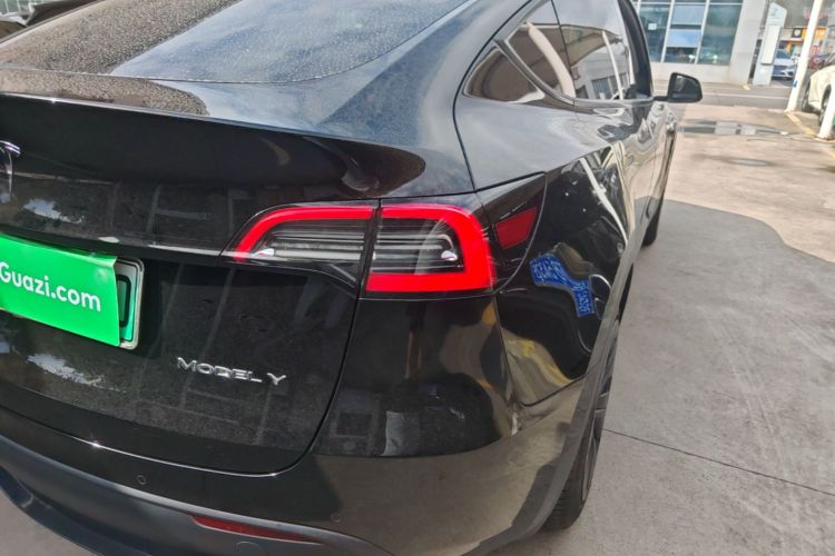 Tesla Model Y 2024 #8 Tesla Model Y 2024 car image #8