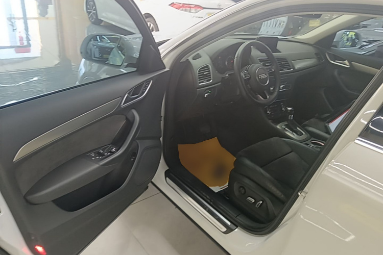 Audi Q3 2017 #16 Audi Q3 2017 car image #16