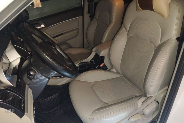 GEELY Emgrand 2015 car image #17