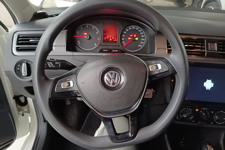 Volkswagen Santana 2018 car image #11