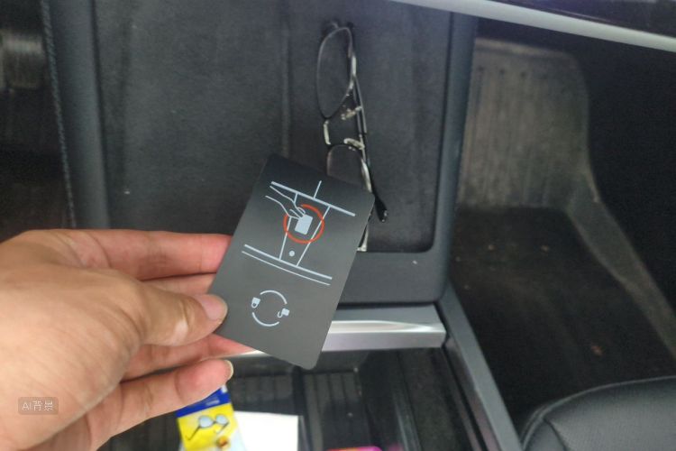 Tesla Model 3 2024 car image #10