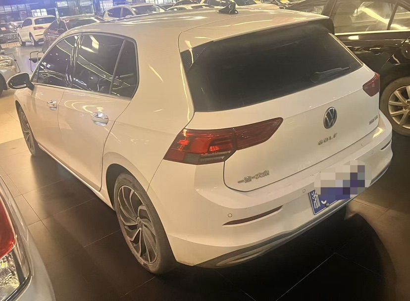 Volkswagen Golf 2022 car image #5