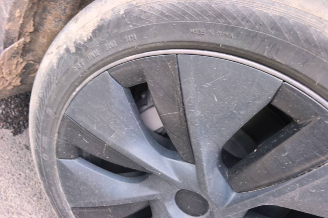 Tesla Model Y 2024 صورة سيارة #30