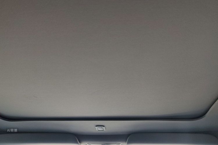 Tesla Model Y 2025 #20 Tesla Model Y 2025 car image #20