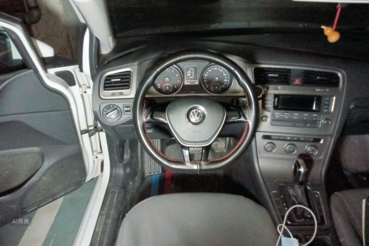 Volkswagen Golf 2015 car image #12