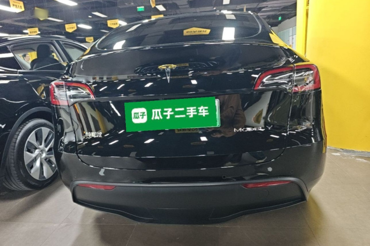 Tesla Model Y 2023 #6 Tesla Model Y 2023 car image #6