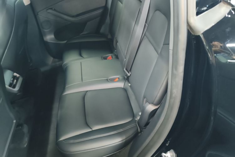 Tesla Model Y 2023 car image #13
