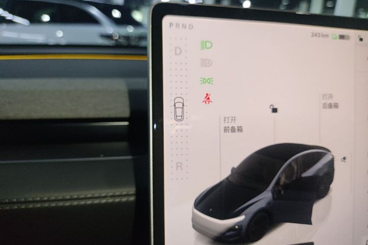 Tesla Model Y 2025 car image #14