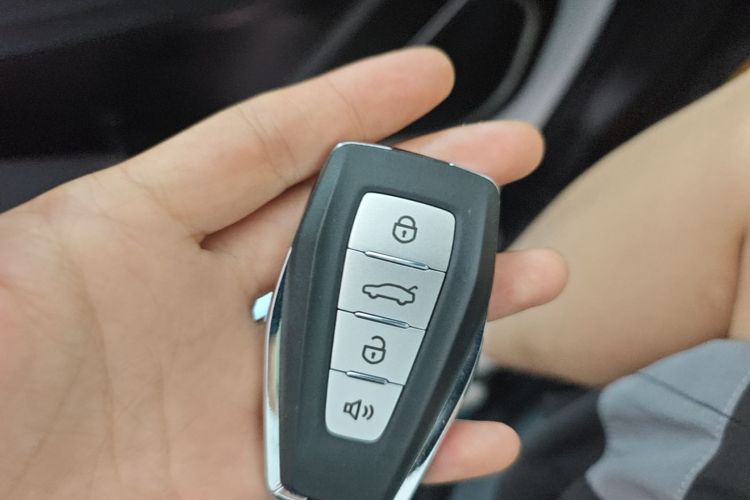 GEELY Emgrand 2021 #9 GEELY Emgrand 2021 car image #9