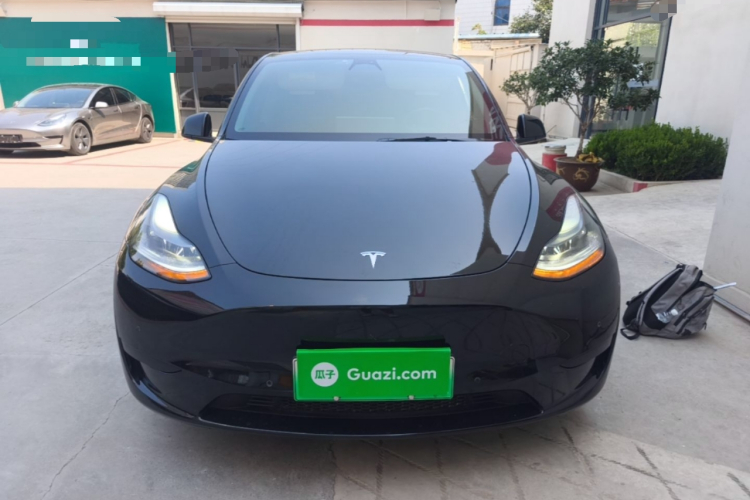 Tesla Model Y 2023 #3 Tesla Model Y 2023 car image #3
