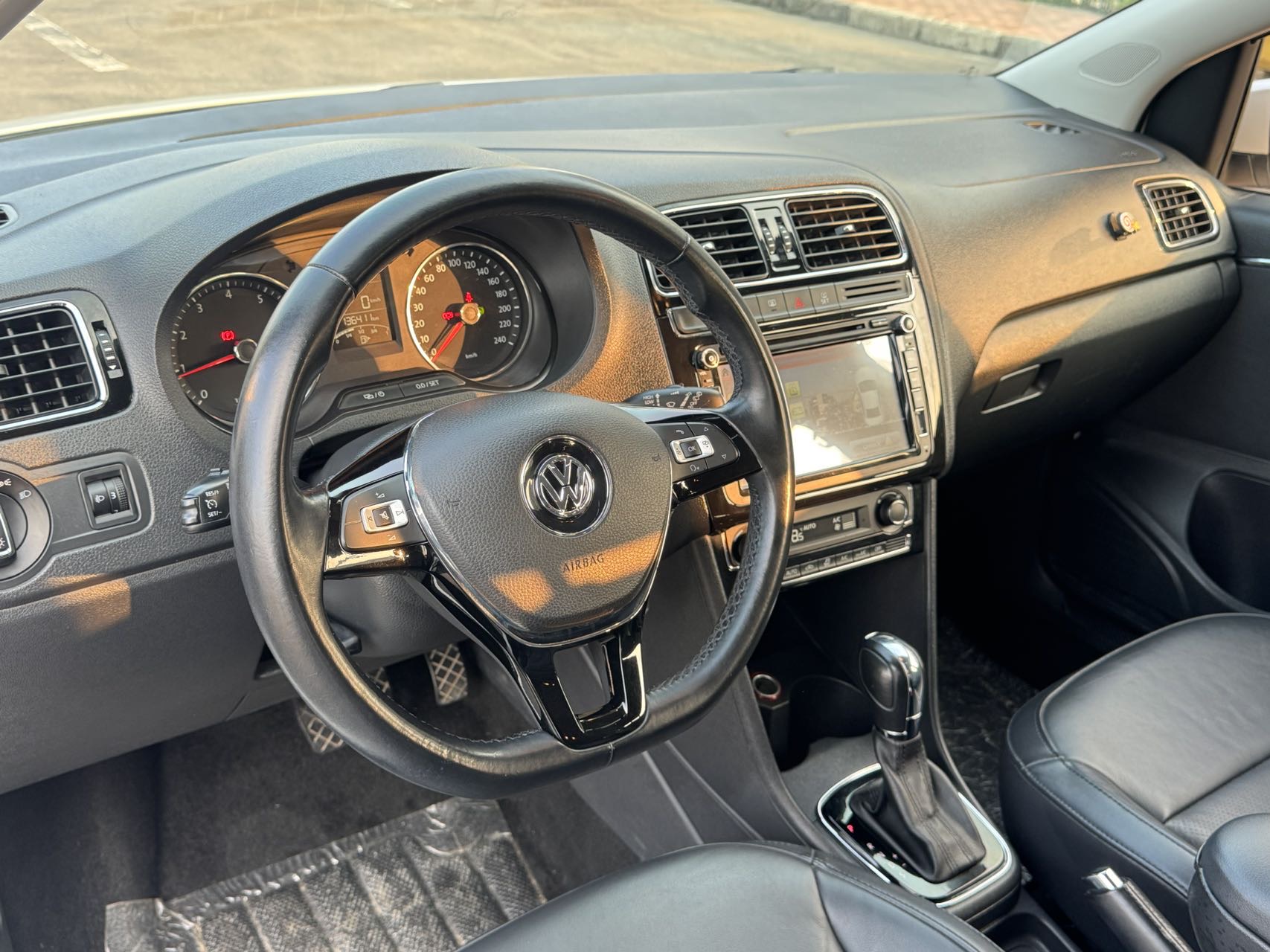 Volkswagen Polo 2015 #4 Volkswagen Polo 2015 car image #4