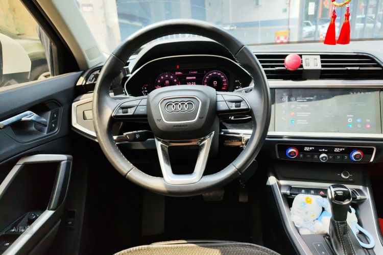 Audi Q3 2023 #12 Audi Q3 2023 car image #12